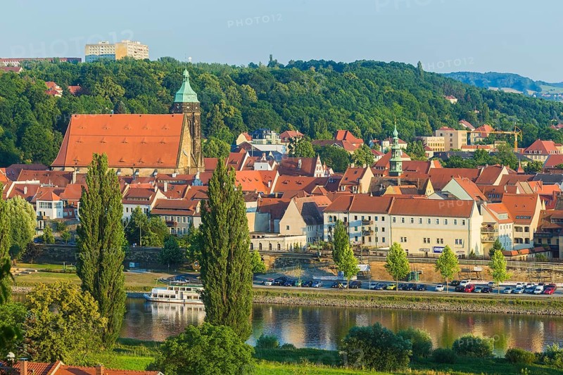 Pirna is a large district town and the administrative seat of the Sächsische Schweiz-Osterzgebirge district and the Pirna administrative community in the Free State of Saxony, Dresden administrative district. It is considered the gateway to Saxon Switzerland