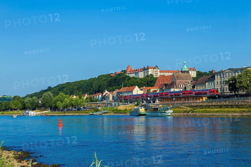 Pirna is a large district town and the administrative seat of the Sächsische Schweiz-Osterzgebirge district and the Pirna administrative community in the Free State of Saxony, Dresden administrative district. It is considered the gateway to Saxon Switzerland