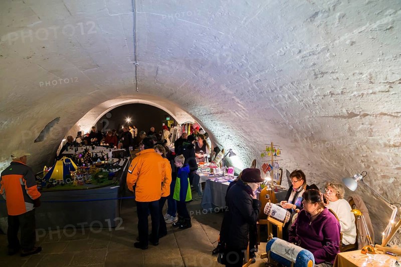 The Riesa Monastery Christmas, the Riesa Christmas market. Arts and crafts market and model railway exhibition in the monastery cellar. The Riesa Christmas market took place with numerous events in the monastery courtyard behind the town hall. The Volksbank Riesa's artificial ice rink was also there, with an ice surface of 200 m2