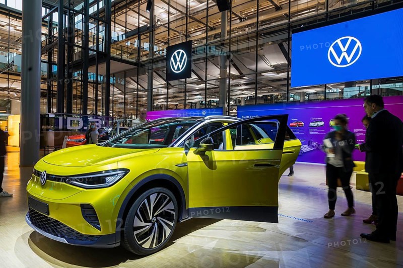 World premiere of the purely electrically driven SUV ID.4. This marks VW's entry into the world's largest market segment of compact SUVs