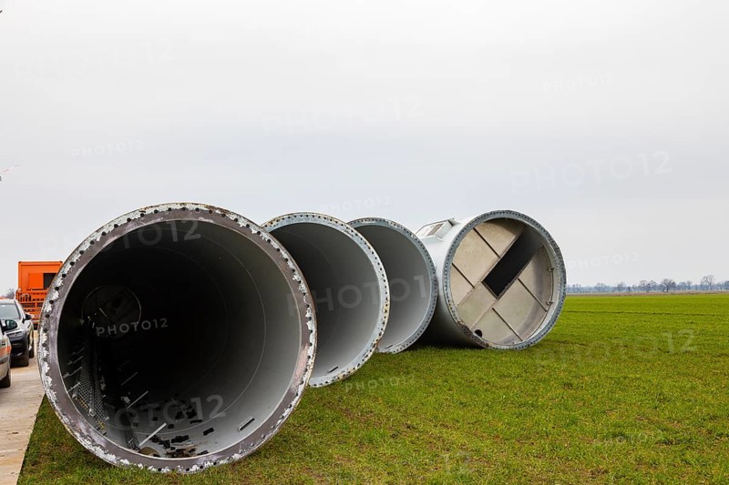 Dismantled old wind turbine at a wind farm near Elsterwerda in Brandenburg... After the end of their operating life, old wind turbines are dismantled and recycled