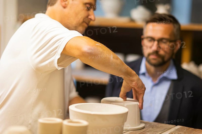 Meissen is the oldest porcelain manufactory in Europe and has stood for unique craftsmanship since its foundation in 1710. Martin Dulig, Minister of State for Economic Affairs, Labour and Transport of the Free State of Saxony, looks at the moulding of vessel blanks