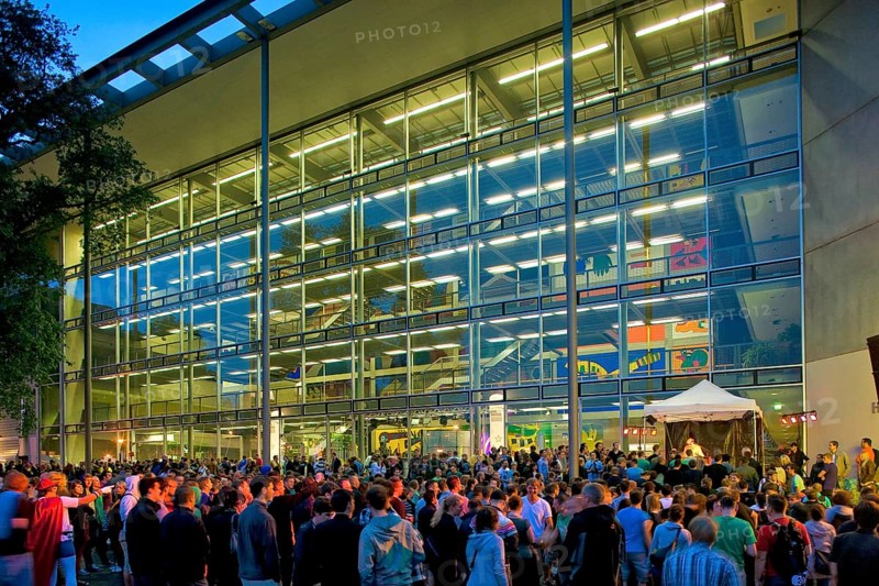 The Dresden Campus Party took place for the 16th time. The crowd rocked on a total of 6 band and party floors