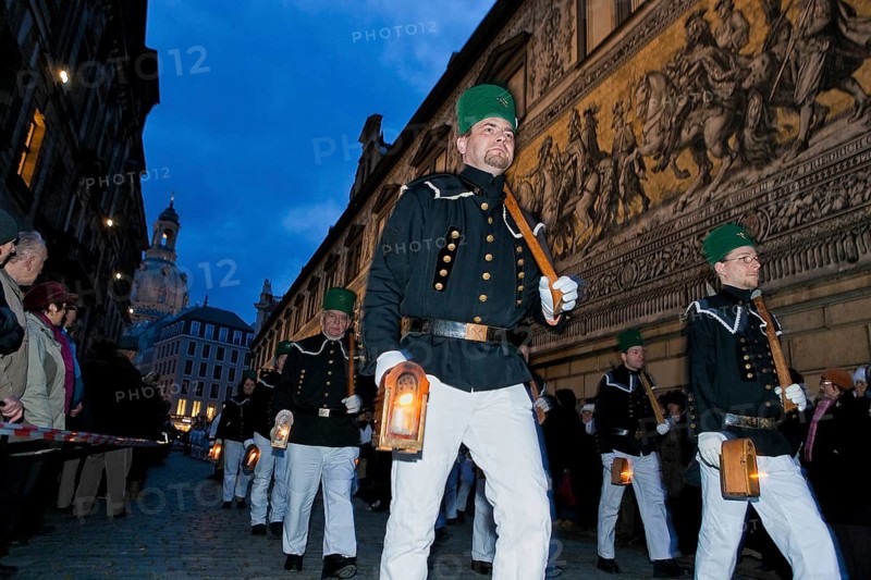 Striezelmarkt, which has been organised since 1434, is the oldest Christmas market in Germany and takes place on the Altmarkt. A new tradition was established in Dresden with a large mining parade organised by mining and smelting miners from the Ore Mountains