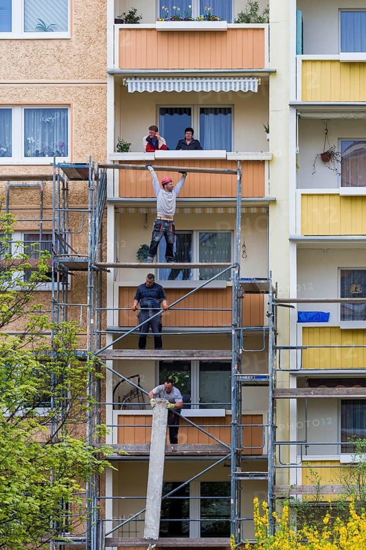 Dresden Plattenbau refurbishment in the Dresden Leubnitz area. Scaffolding in front of thermal refurbishment. The prefabricated buildings of type IW67 from 1977 are modernised and brought up to the prescribed standard in terms of air-conditioning technology