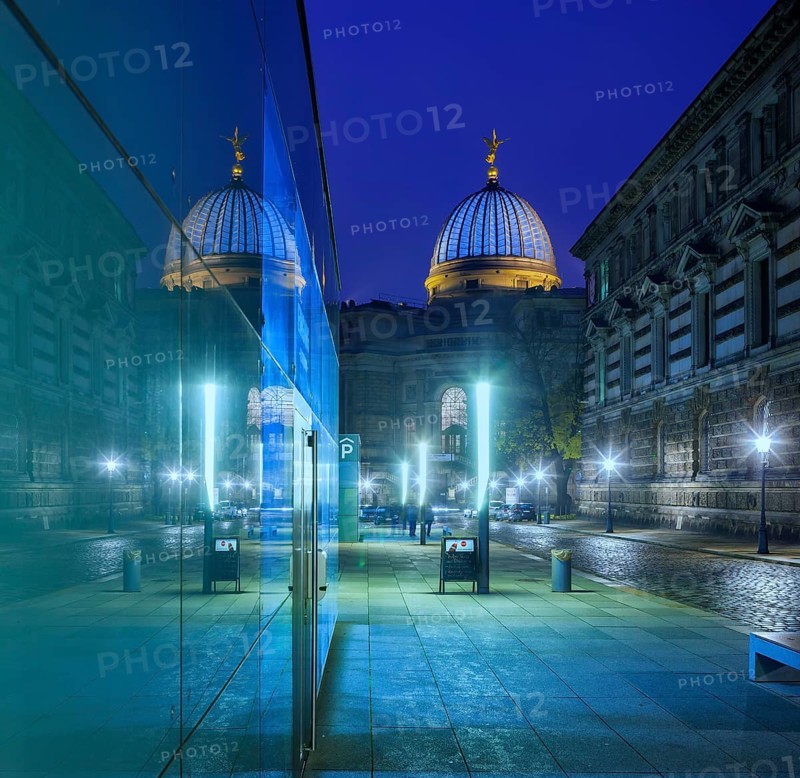 The redesigned Salzgasse with the entrance to the underground car park, the new Sächsischer art society and the Albertinum