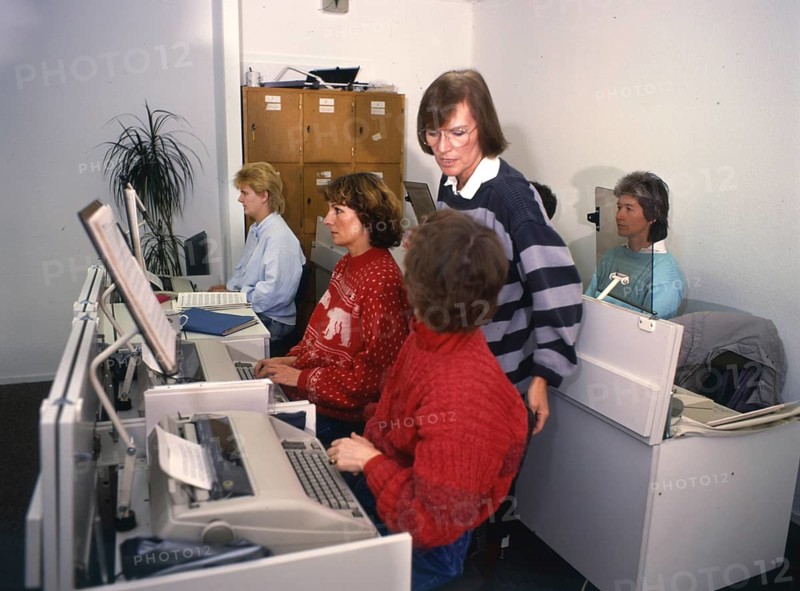 DEU, Germany: The historical slides from the times 80-90s events and persons from politics, culture, working life, medicine etc. Iserlohn. Further education. Employees. 80s