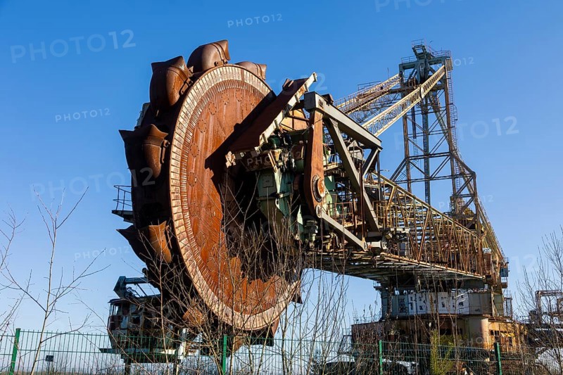 The excavator 1473 with the type designation SRs 1500 (1) is a bucket wheel excavator that was manufactured in 1964 1965 by VEB Schwermaschinenbau Lauchhammerwerk and was in use until 2002. Due to its blue colouring, the bucket wheel excavator is also commonly called the Blue Wonder