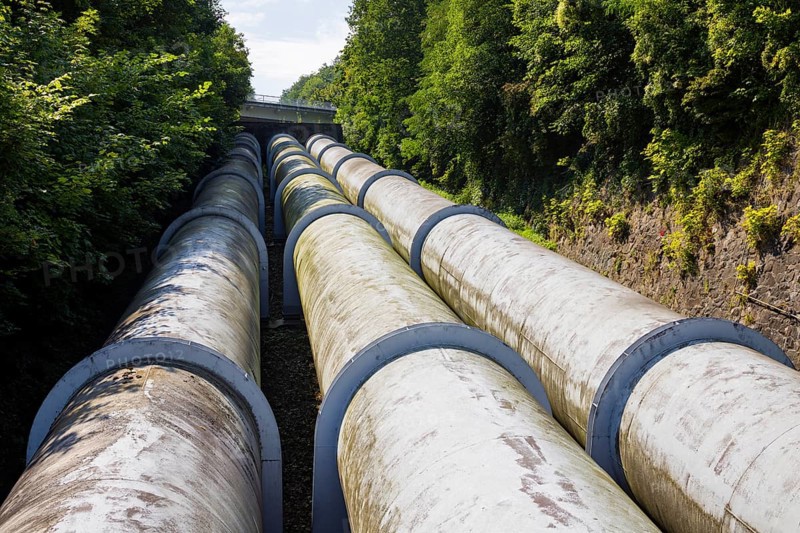 The Niederwartha pumped storage power plant was one of the first pumped storage power plants to be realised on a large scale. It is located in the Dresden districts of Cossebaude and Niederwartha. Pressure pipelines for water exchange. between the water basins