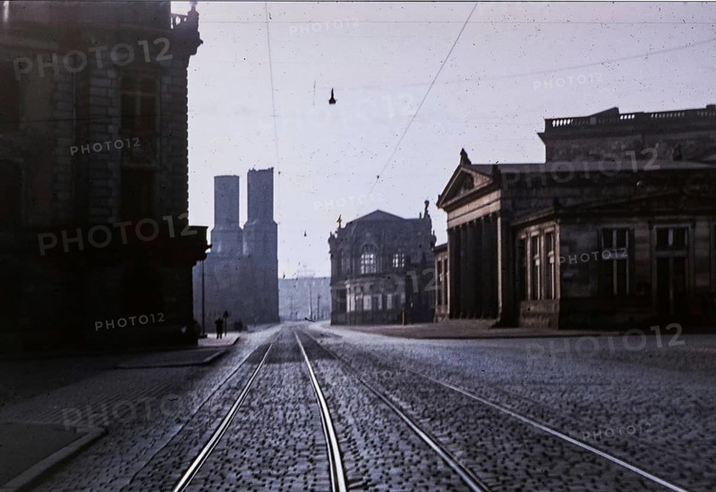 Sophienstrasse with Residenzschloss, Sophienkirche, Zwinger and Schinkelwache. ESTIMATED DATE OF PHOTOGRAPH