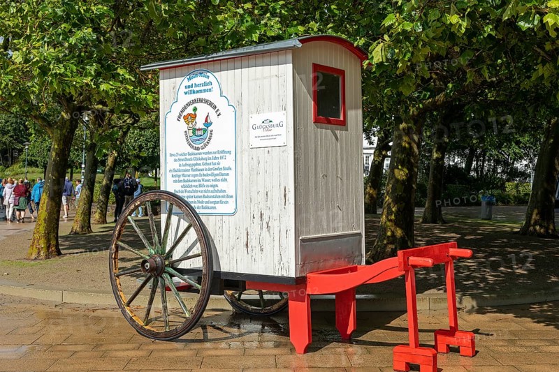 Historic changing trolley, beach, Glücksburg, Schleswig-Holstein, Germany, Europe