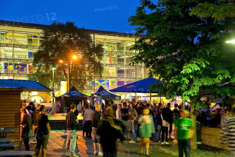 The Dresden Campus Party took place for the 16th time. The crowd rocked on a total of 6 band and party floors