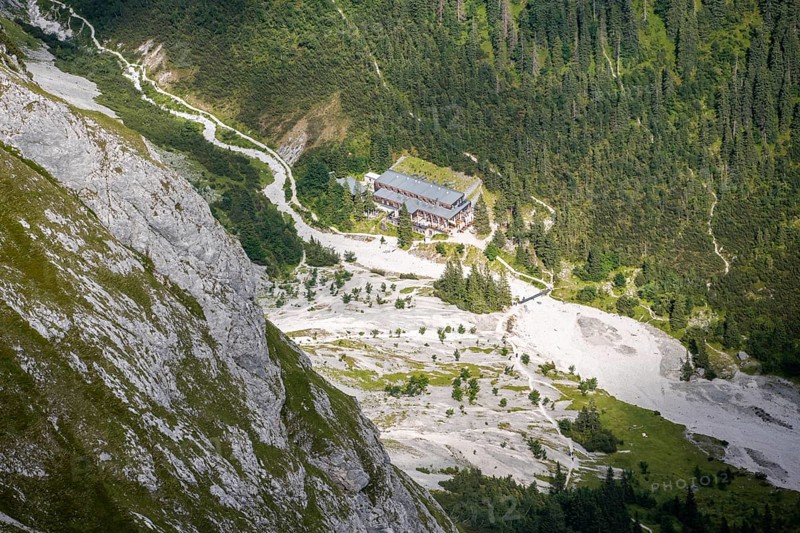 Höllentalangerhütte in the Höllental, Wetterstein Mountains, Garmisch-Patenkirchen, Bavaria, Germany, Europe