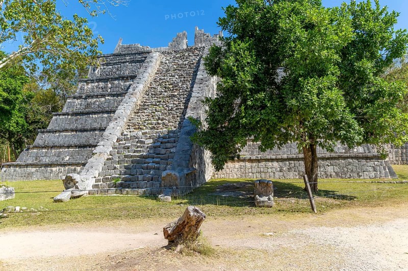The Ossuary building, Tomb of the Great Priest, Chichen Itza, Mayan ruins, Yucatan, Mexico, Central America