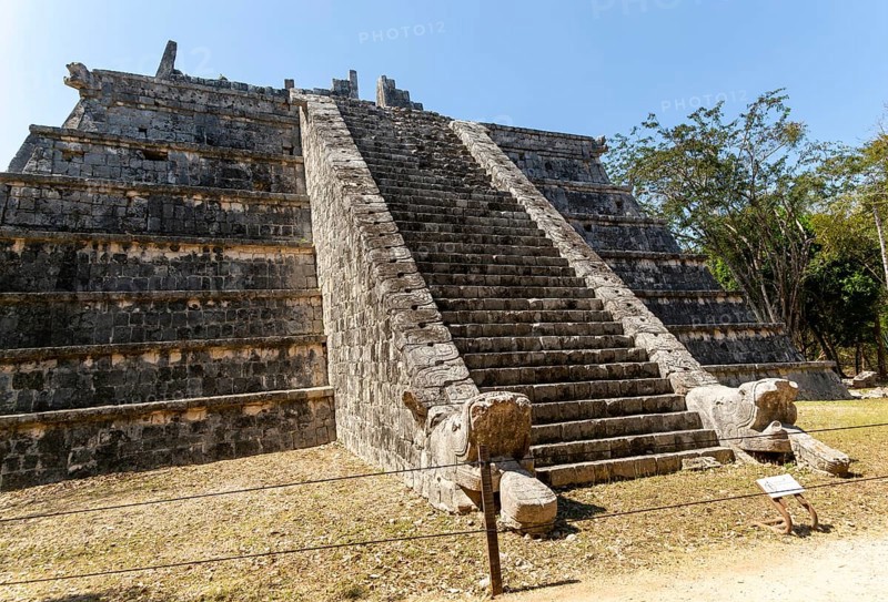 The Ossuary building, Tomb of the Great Priest, Chichen Itza, Mayan ruins, Yucatan, Mexico, Central America