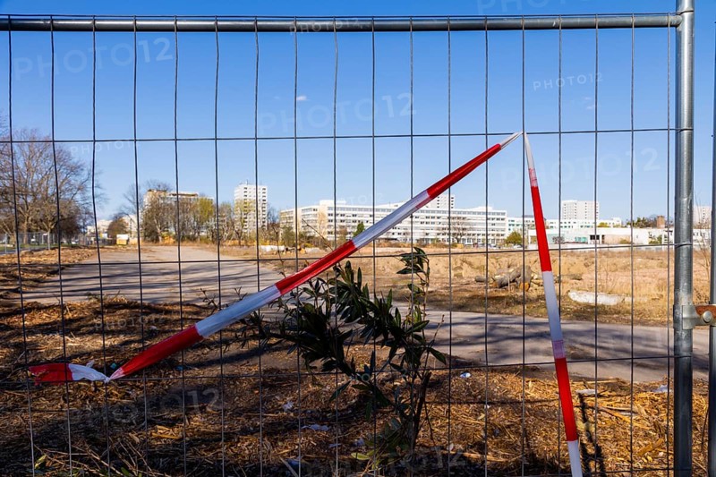 Construction sites of the Lingner area on the former Roboton site. The urban quarter Am Blüherpark is now being built there