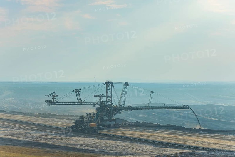Stacker 1102 A2Rs-B 15400.120 distributes the overburden on the recultivation area in the Nochten opencast mine