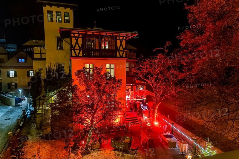 Christmas decorations at Villa Marie on the banks of the Elbe in Blasewitz