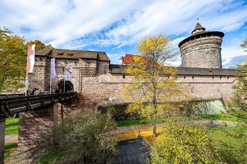 Bridge at Frauentor and Frauentor Tower, Old City Wall at Handwerkerhof, in autumn, Nuremberg, Middle Franconia, Bavaria, Germany, Europe