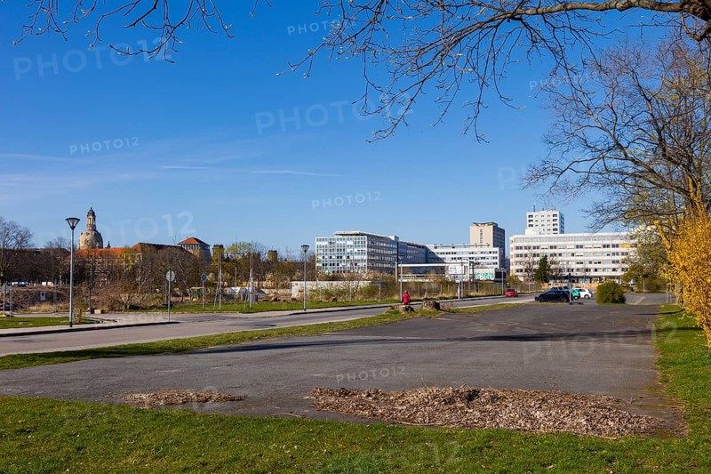 Construction sites of the Lingner area on the former Roboton site. The urban quarter Am Blüherpark is now being built there