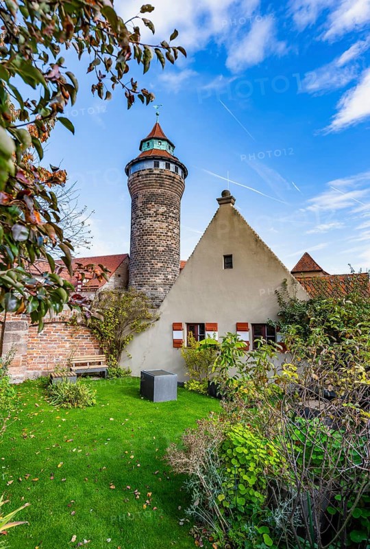 Merian Garden on the Kaiserburg, Sinwelt Tower behind, Old Town, Nuremberg, Middle Franconia, Bavaria, Germany, Europe