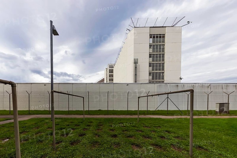 Stammheim Prison, JVA, exterior view of the maximum security prison with prison wall, Stuttgart, Baden-Württemberg, Germany, Europe