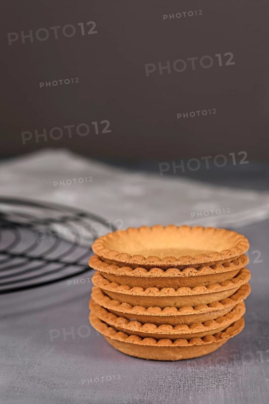 Homemade small tartlet pastry crusts without filling