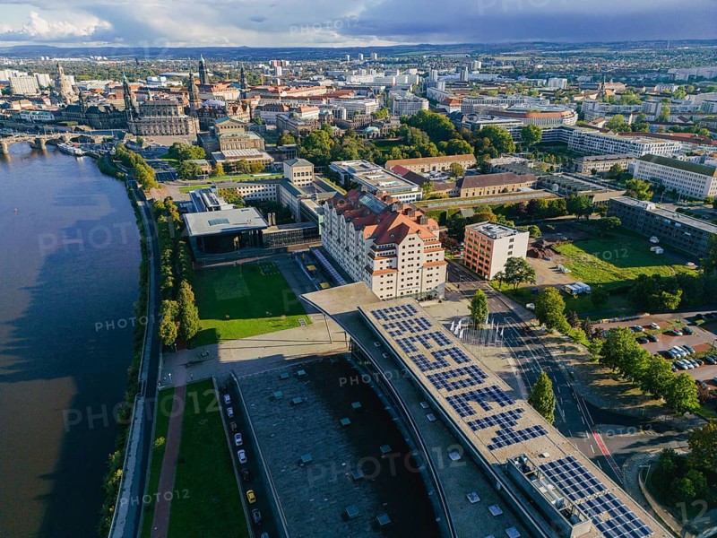 Congress Centre and Maritim Hotel am Elbufer