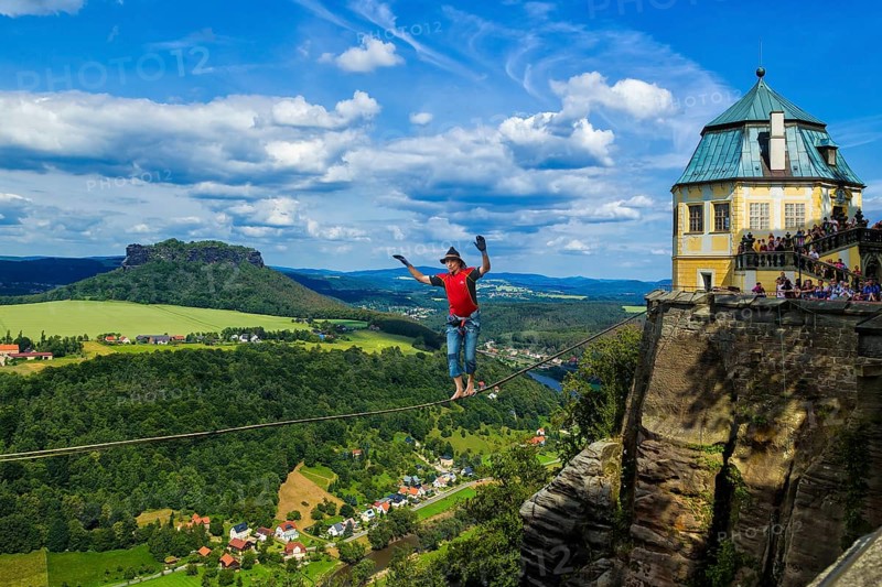 Heinz Zak on the slackline at Königstein Fortress