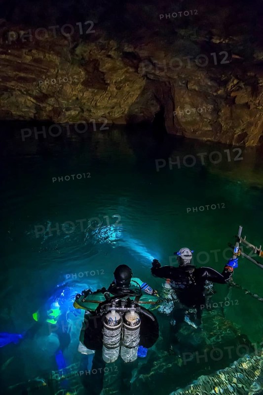 Divers in the old Miltitz lime mine