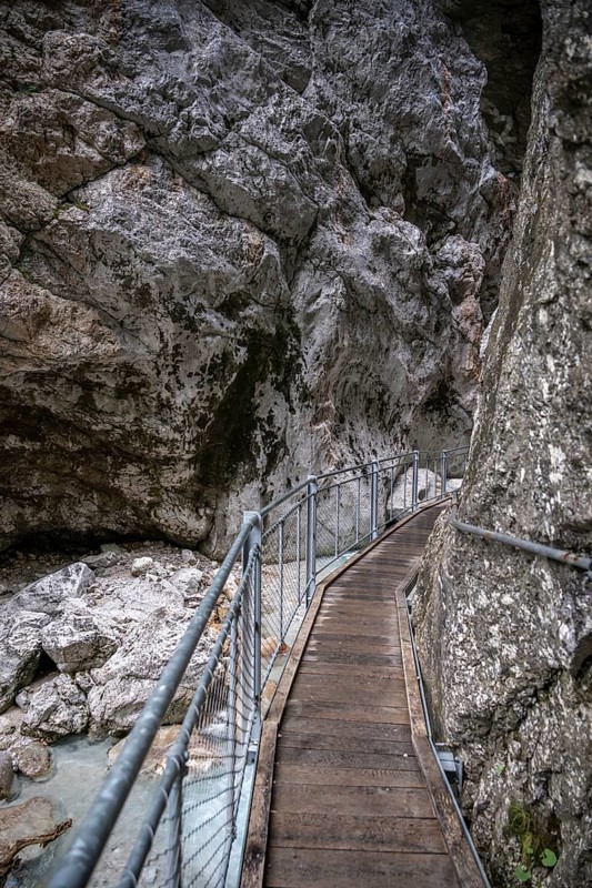 Hiking trail through the Höllentalklamm, near Garmisch-Partenkirchen, Werdenfelser Land, Upper Bavaria, Bavaria, Germany, Europe