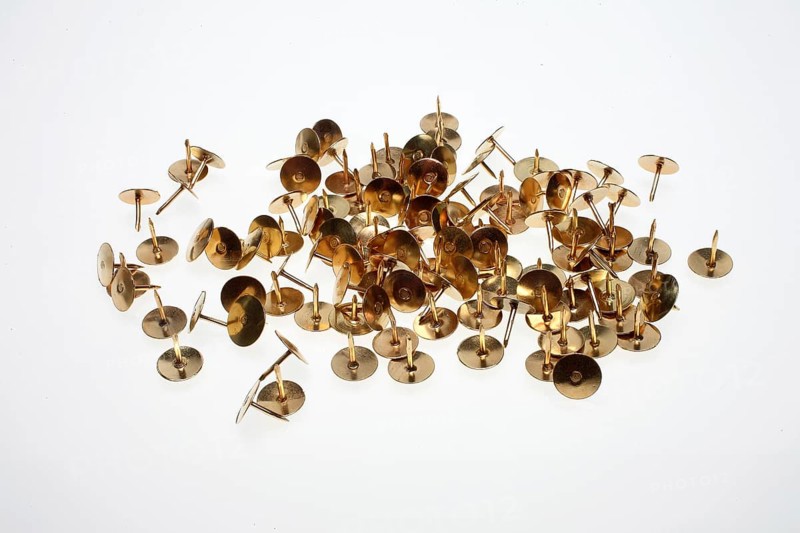 Tacks