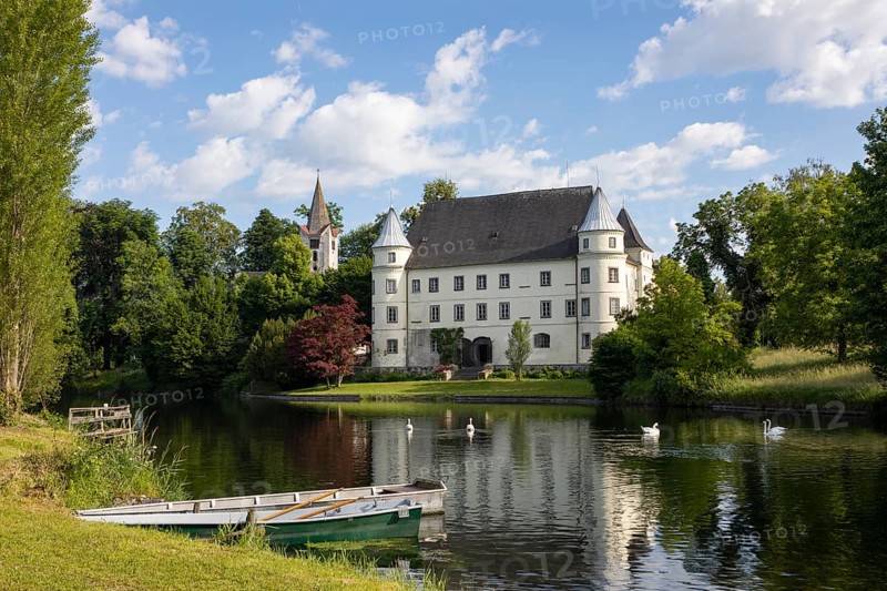 Drone shot, Renaissance castle, Hagenau Castle, Mattig estuary, Sankt Peter am Hart, Innviertel, Upper Austria, Austria, Europe