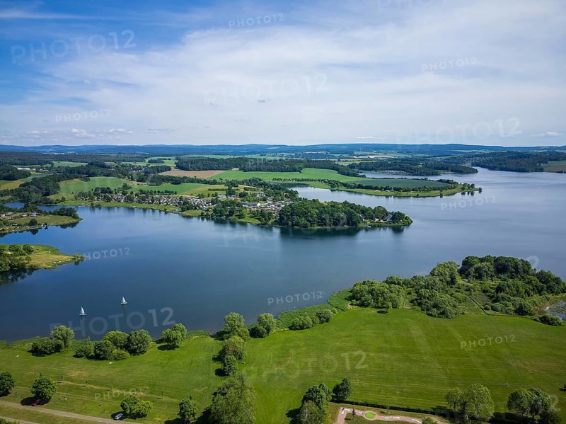 The Pöhl dam is the second largest dam in Saxony in terms of storage capacity and the third largest in terms of the height of the dam structure above the foundation and the water surface area. The dam is used for flood protection, service water supply, low water elevation, energy generation, recreation and as a transport structure