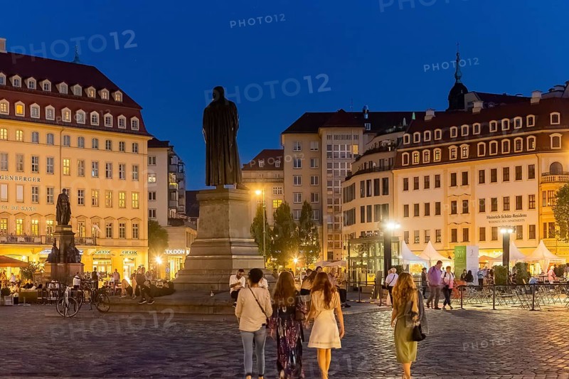 Outdoor gastronomy on Dresden's Neumarkt at the Church of Our Lady, thanks to the current Corona relaxations, a little normality is returning to everyday tourist life