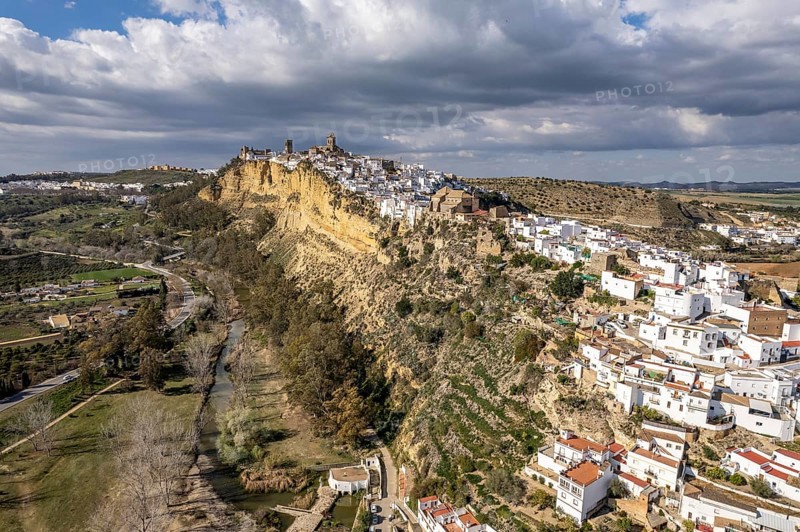 The white houses of Arcos de la Frontera seen from above, Andalusia, Spain, Europe