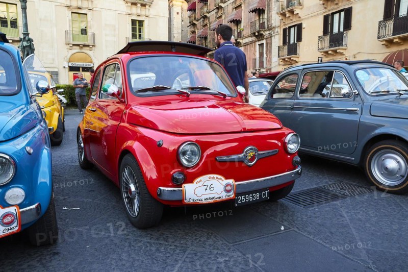 Fiat 500, Bambini, classic car, red, old town of Catania, classic car show, Catania, east coast, Sicily, Italy, Europe