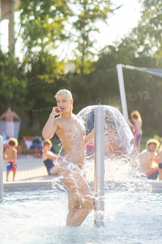 From now on, topless bathing and swimming is allowed in the swimming pools of the city of Dresden. The previously valid bathing regulations have been amended to this effect. Accordingly, the swimwear must now only completely cover the primary sexual characteristics when staying in the wet area. The new rule applies in all municipal outdoor and indoor swimming pools, Dresden, Saxony, Germany, Europe