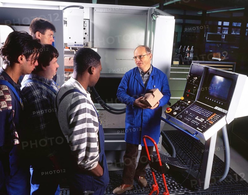 The Vocational Training Centre (BBZ), here in Iserlohn on 24.01.1996, is active in training and further training in the skilled trades of all kinds. Electronics training, DEU, Germany, Iserlohn, Europe