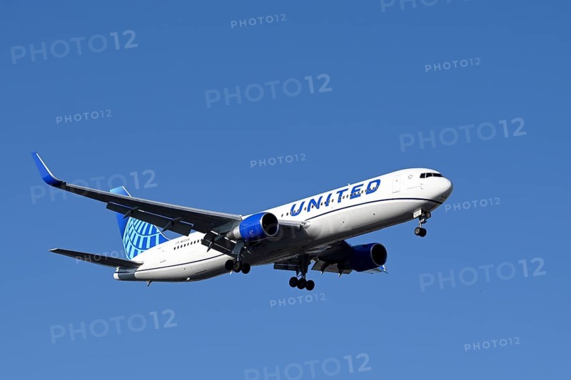Aircraft United Airlines, Boeing 767-300, N672UA