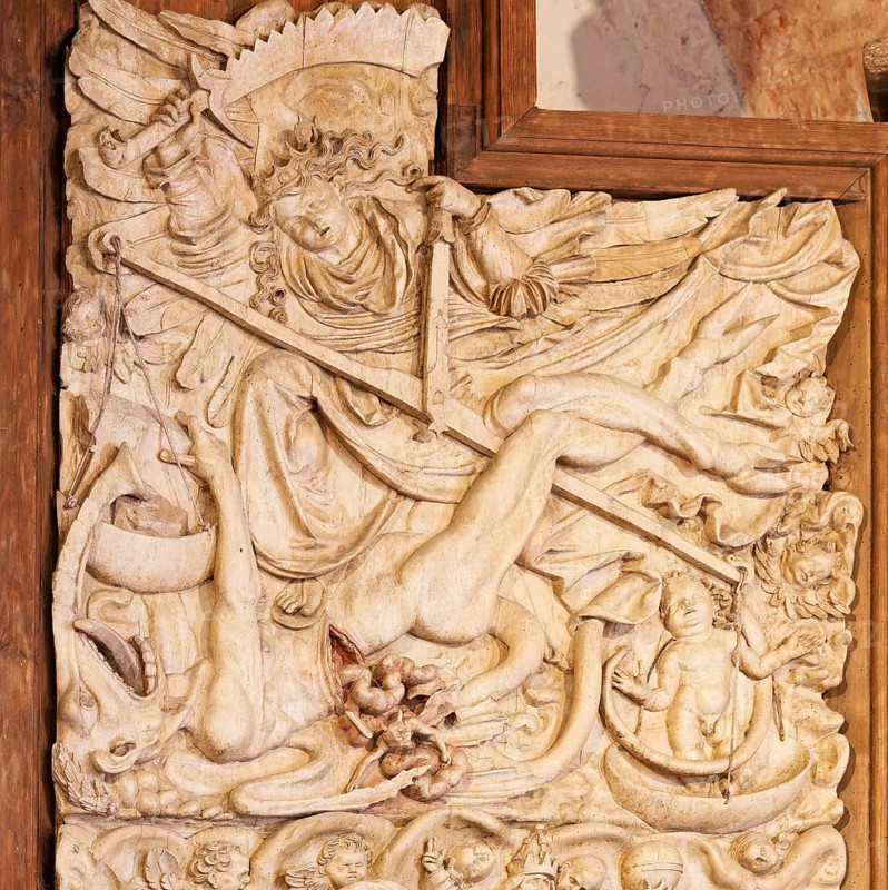 Weighing of souls on the Day of Judgement, relief panel, detail side wing altarpiece, carved altar of the Niederrotweil Madonna, late Gothic, carver Master HL, Saint Michael, Niederrotweil, Vogtsburg, Kaiserstuhl, Upper Rhine, Baden-Württemberg, Germany, Europe