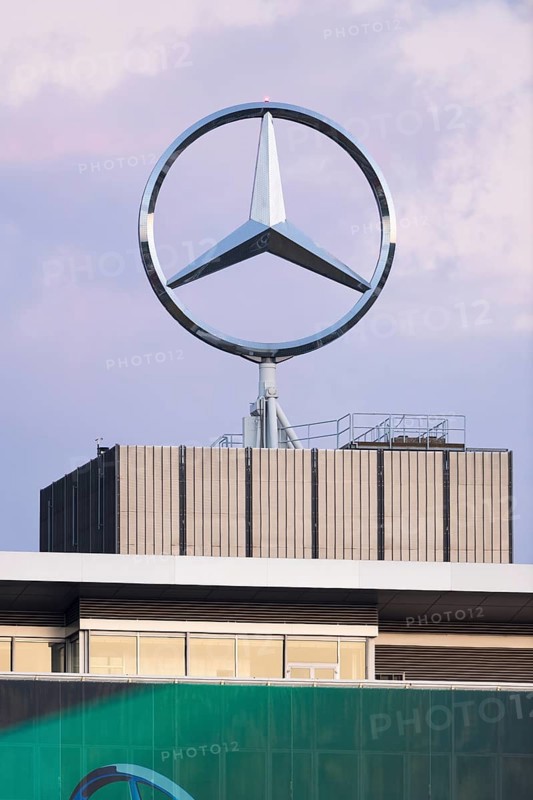 Merdedes-Stern, Daimler, Mercedes-Benz, Group Headquarters, Stuttgart-Untertürkheim, Baden-Württemberg, Germany, Europe