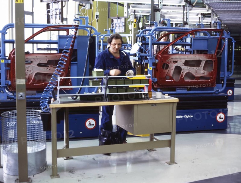 DEU, Germany: The historical slides from the times 80-90s, Cologne. Fordwerk. Car production. 80s