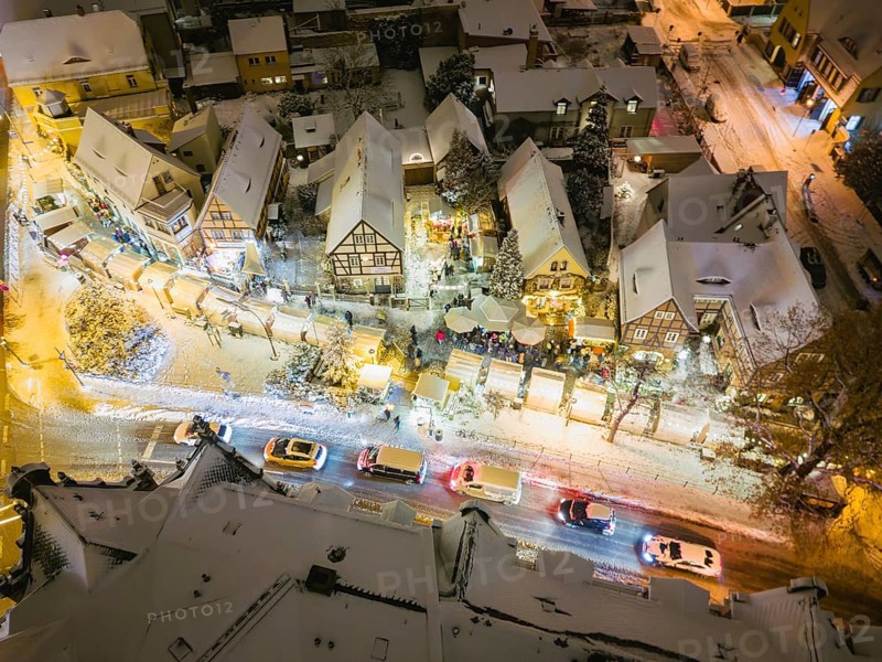 Still an insider tip, the small Christmas market on Körnerplatz, organised by Elbhangfest e.V