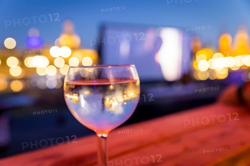 The Film Nights on the banks of the Elbe are Germany's largest open-air cinema festival. They have taken place every summer since 1991 on the Neustädter Elbufer in Dresden and have attracted over 200, 000 viewers in recent years. In 2021 the film nights will start with the Radeberger Fimnacht and 60 Years of Bond: No Time to Die