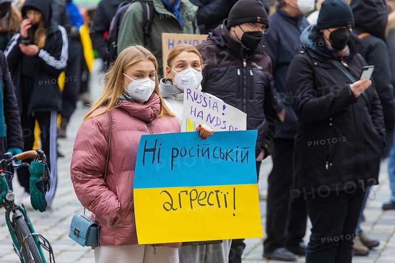In Dresden, people gathered again on Neumarkt in front of the Church of Our Lady. On posters and banners they demanded, among other things, Stop the War and Freedom for Ukraine and expressed their solidarity with the people in Ukraine