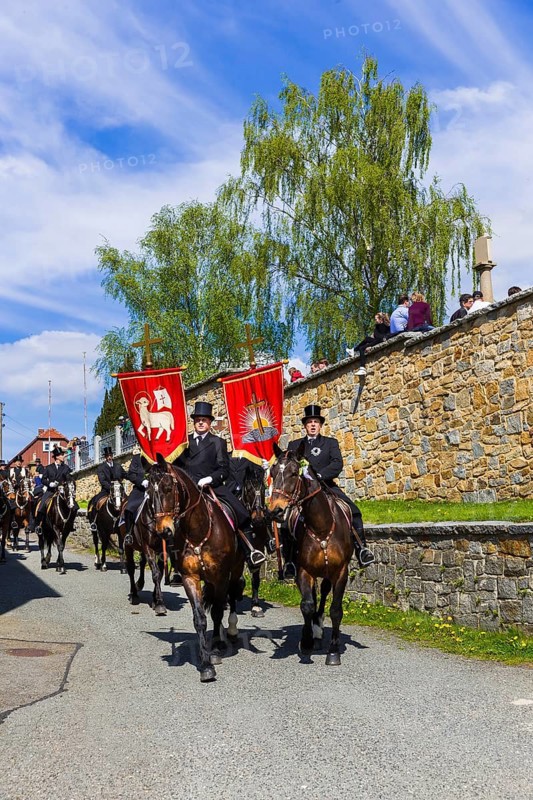 Easter riding procession in Crostwitz, Easter riding in Lusatia. Procession from Crostwitz to Panschwitz Kuckau. Every year at Easter, around 5 processions take place in Lusatia, each with around 200 riders. The Catholic Church continues old Sorbian rites here. Thousands of spectators watch the impressive processions on horseback