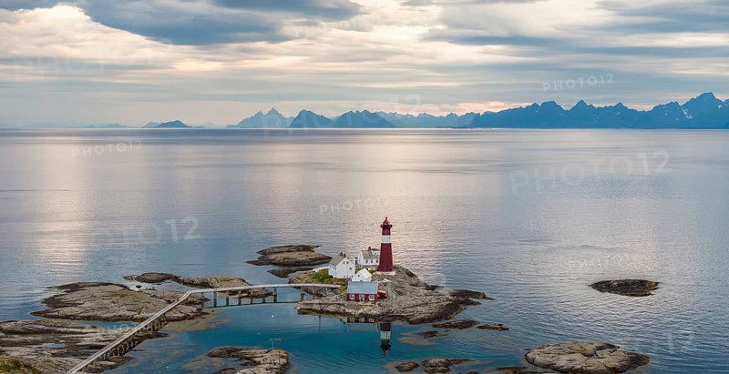 Tranoy Fyr Lighthouse, Tranoy Fyr, Lofoten in the back, Hamaroy, Ofoten, Vestfjord, Nordland, Norway, Europe