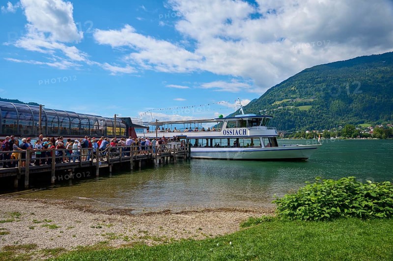 Lake shore, jetty, excursion boat, tourists, summer, Ossiach, Lake Ossiach, Carinthia, Austria, Europe