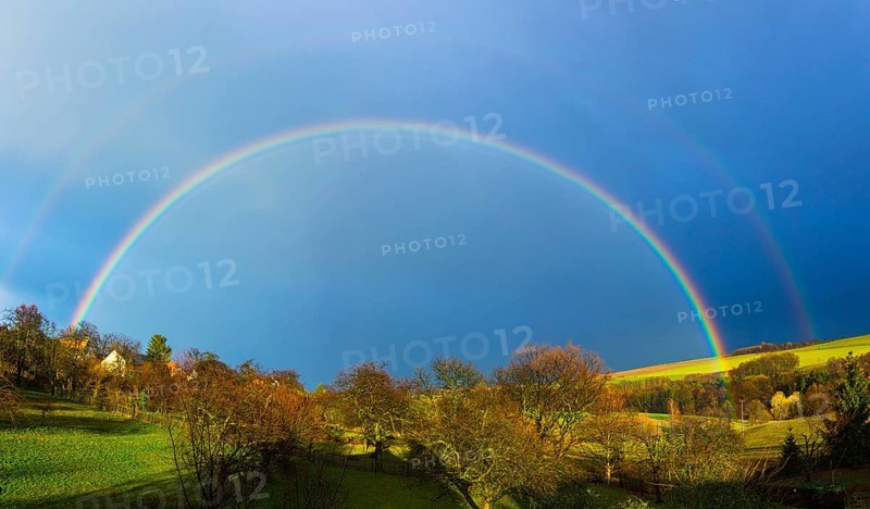 Rainbow on the outskirts of Dresden, the changeable weather already brings the harbingers of April, after cooling down rain and storm followed